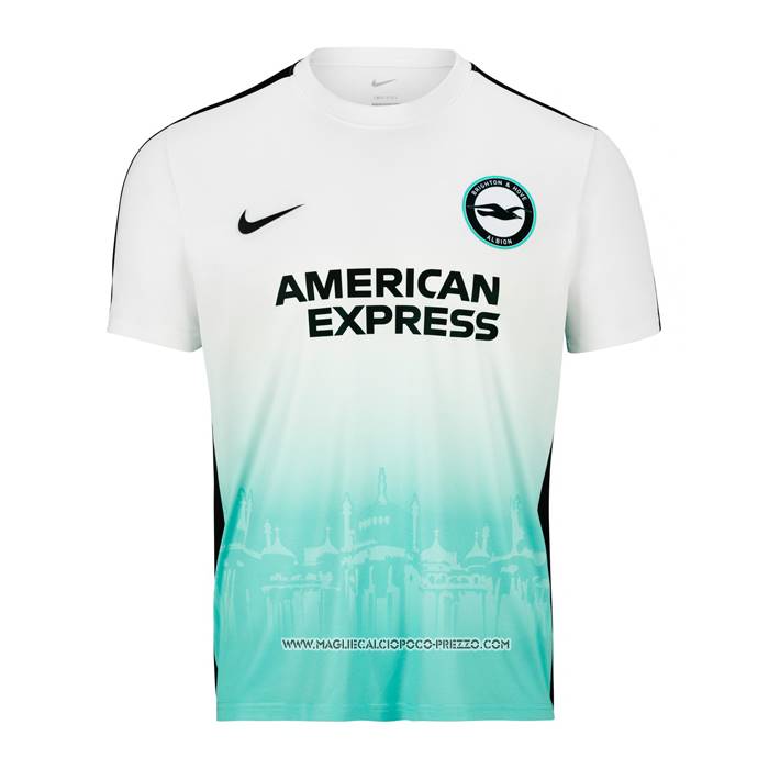 Prima
 Maglia
 Brighton & Hove Albion 23-24 Thailandia
 Euro